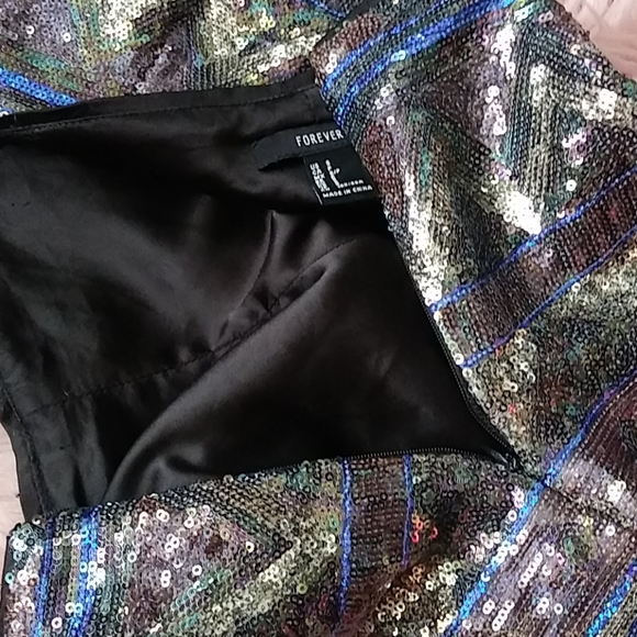 Shorts - Picture 12 of 14